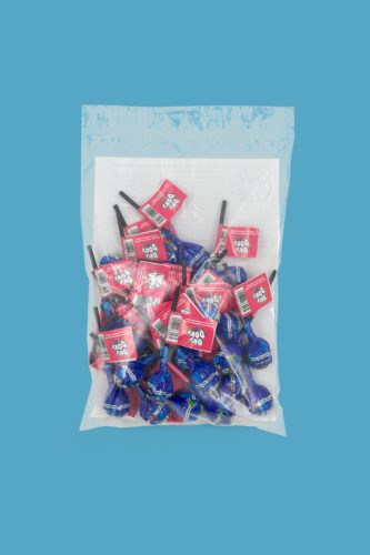 OKI DOKI KIDS cukormentes, kék málna ízű étrend-kiegészítő nyalóka 9-féle vitaminnal és cinkkel (édesítőszerekkel)-1 DB