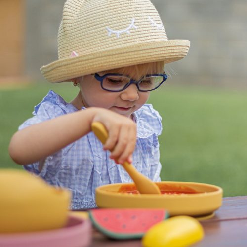 PETITE&MARS Szilikon 2 részes étkészlet TAKE&MATCH  tányér + evőeszközök Intense Ochre 6hó+