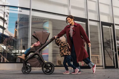 EASYWALKER Kombinált babakocsi Zoey Pure Black + CBX By CYBEX Aton B2 i-Size + bázis