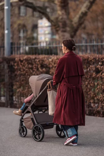 EASYWALKER Kombinált babakocsi Zoey Sage Green + CBX By CYBEX Aton B2 i-Size + bázis