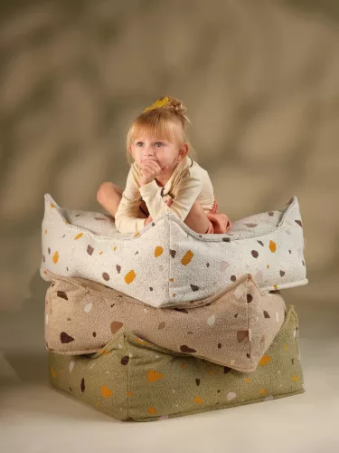 Wigiwama Szögletes Puff -Terrazzo Marble