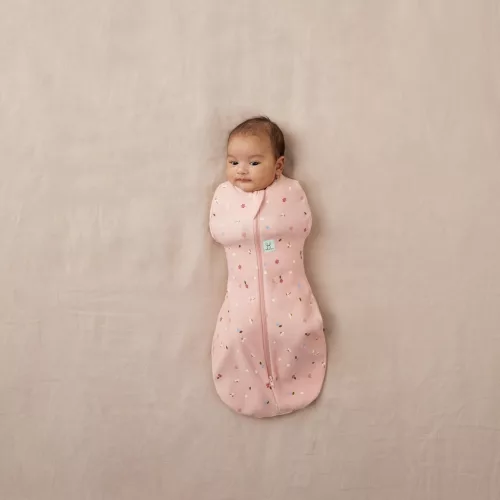 ERGOPOUCH 2 az 1-ben pólya és alvózsák Cocoon Daisies 3-6 hó, 6-8 kg, 0,2 tog